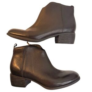 Söfft Black Leather Ankle Boots Side Zip Low Heel Booties Size 7M